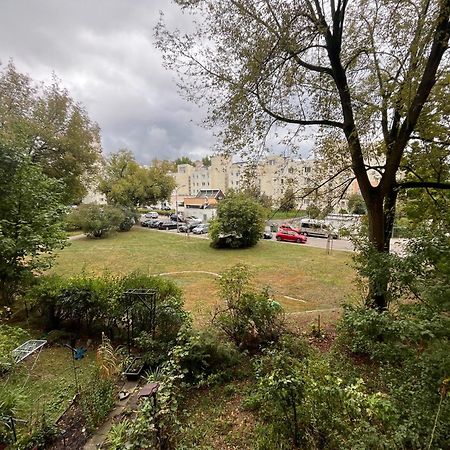 Apartament- Metro Trocka Varşova Dış mekan fotoğraf