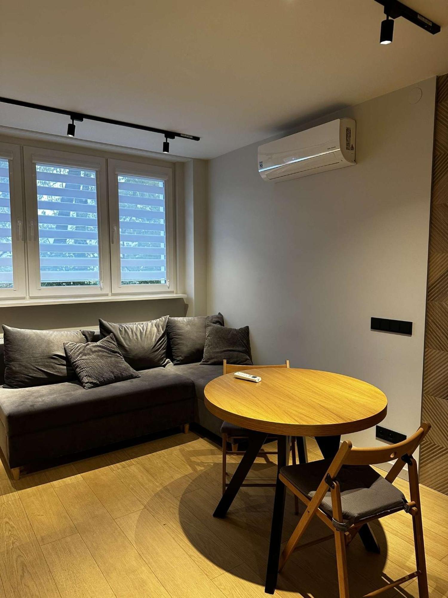 Apartament- Metro Trocka Varşova Dış mekan fotoğraf